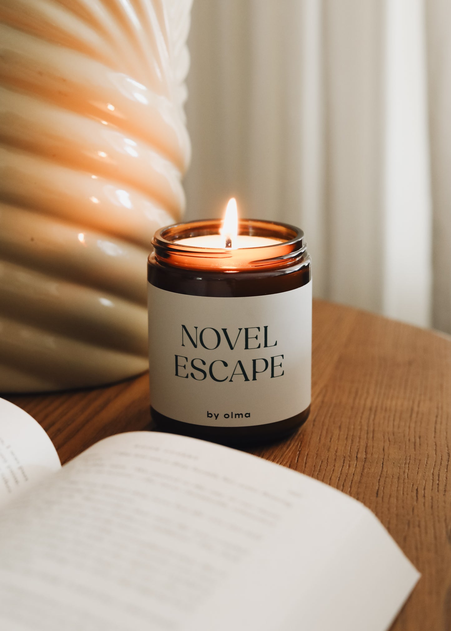 Novel Escape - Book Lover Candle - 9oz Amber