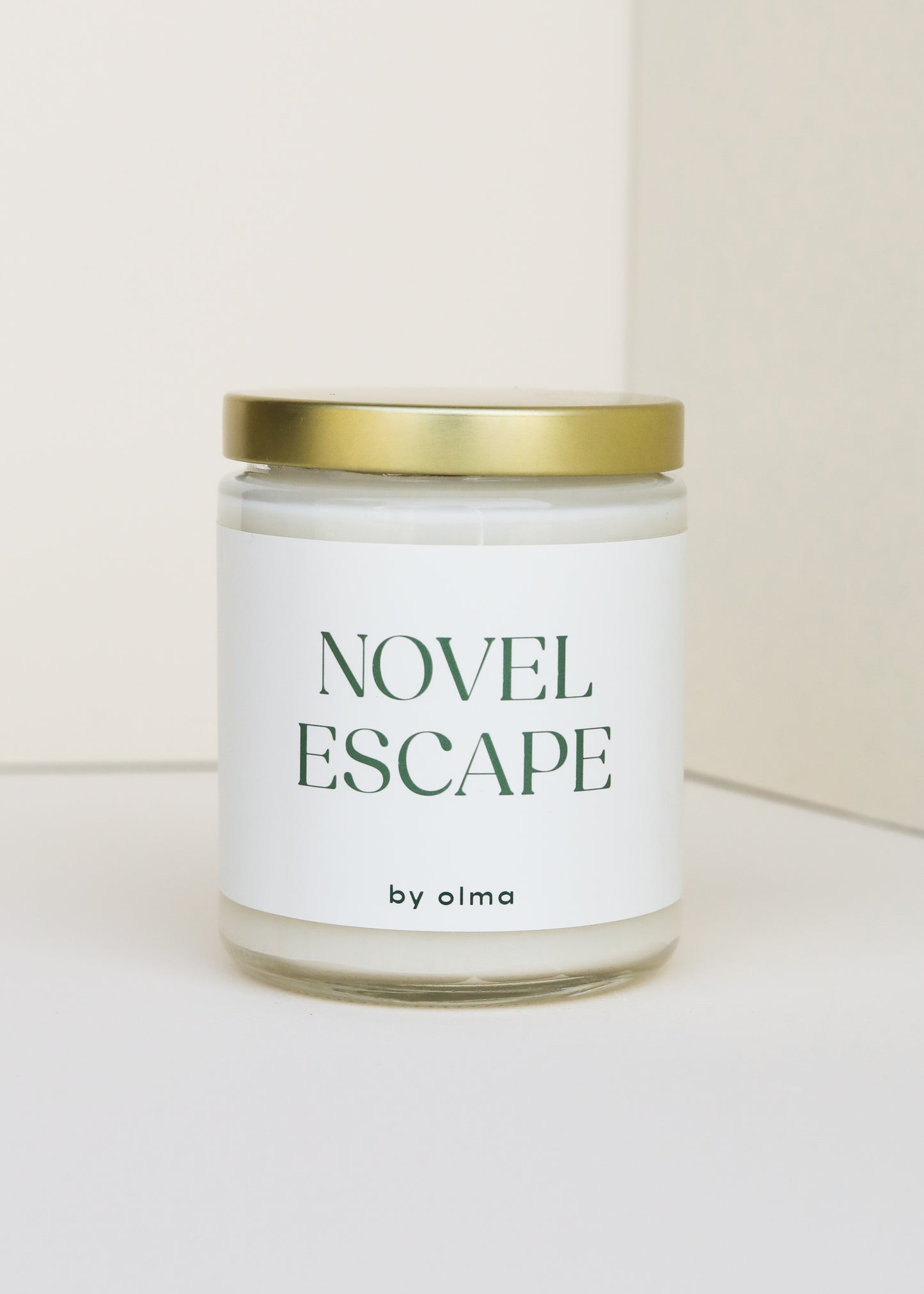 Novel Escape - Book Lover Candle - 9oz Clear